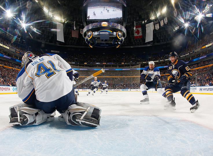 Sabres can’t solve Halak and the Blues