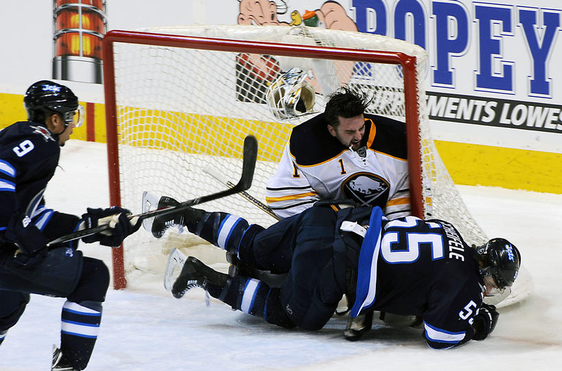 Sabres lose to Jets in final game of 2013