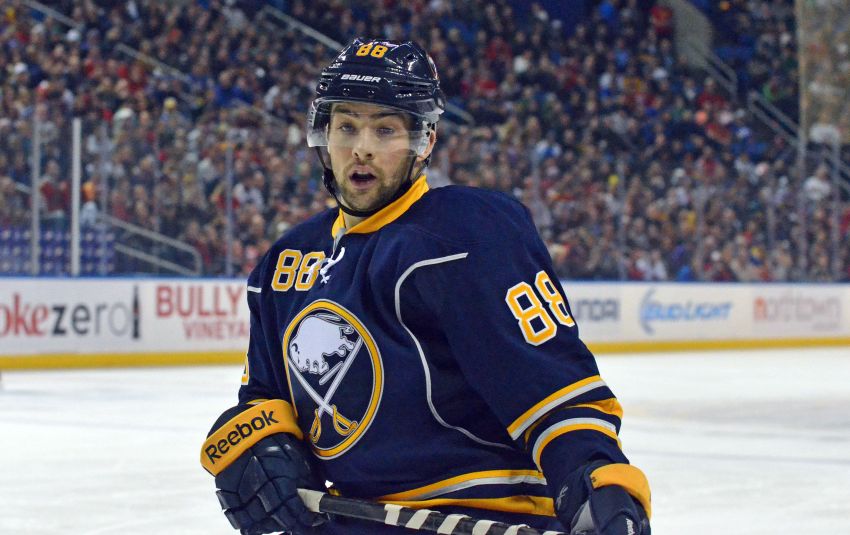 Sabres complete qualifying offers