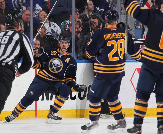 Sabres crunch the Leafs in Buffalo