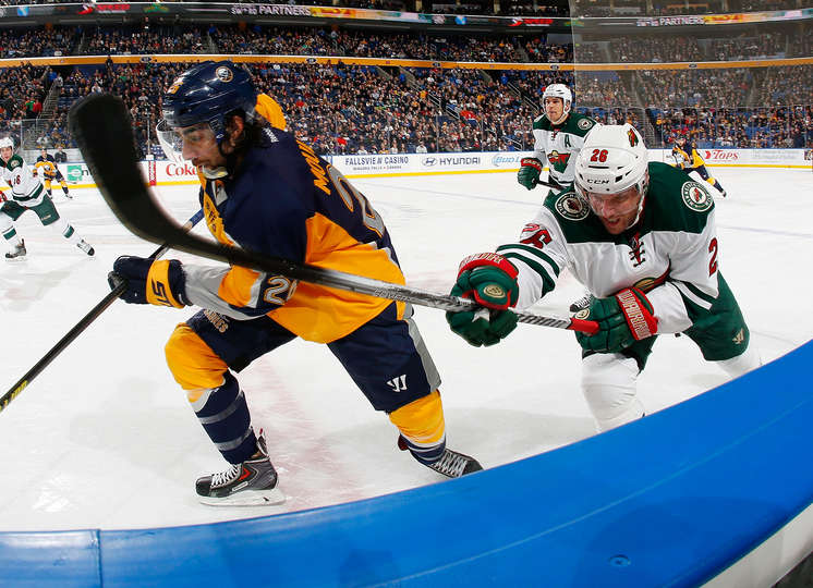 Wild snap skid in beat down of Sabres