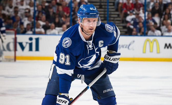 Stamkos stays in Tampa