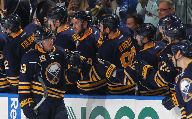 Cal, Larsson lead Sabres past Leafs