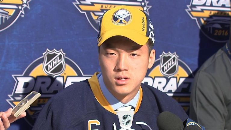 Sabres sign Pu to entry-level contract