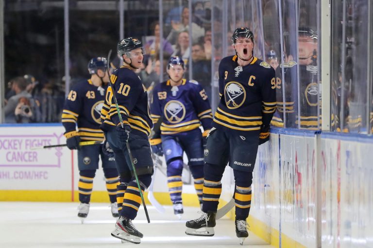 Sabres down the Blues at home