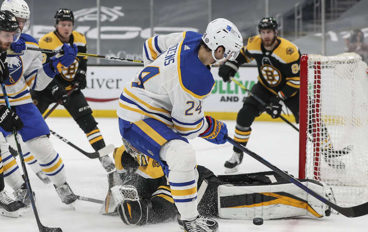 Sabres fall to Hall, Bruins